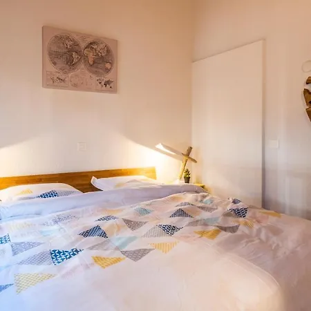 O Rendez Vous Maison Mitoyenne Piscine Chauffee Mars-octobre *