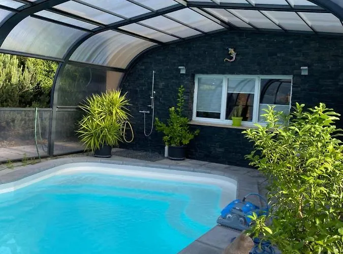 O Rendez Vous Maison Mitoyenne Piscine Chauffée Mars-octobre *